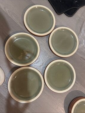 denby played salad size x 5 two have chips on back